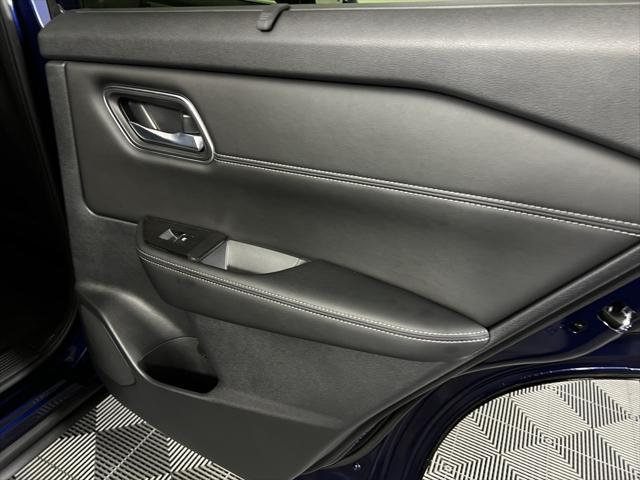 Photo of 2024 Deep Ocean Blue Pearl Nissan Rogue