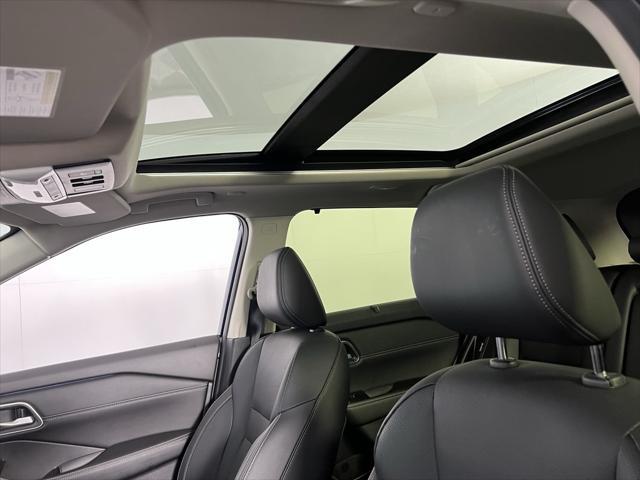 Photo of 2024 Deep Ocean Blue Pearl Nissan Rogue