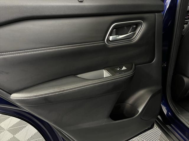 Photo of 2024 Deep Ocean Blue Pearl Nissan Rogue