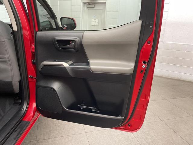 Photo of 2018 Barcelona Red Metallic Toyota Tacoma