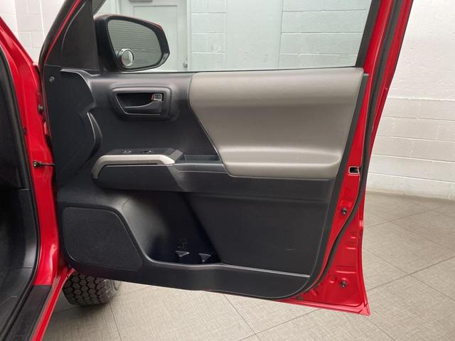 Photo of 2018 Barcelona Red Metallic Toyota Tacoma
