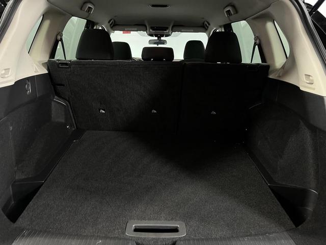 Photo of 2022 Super Black Nissan Rogue