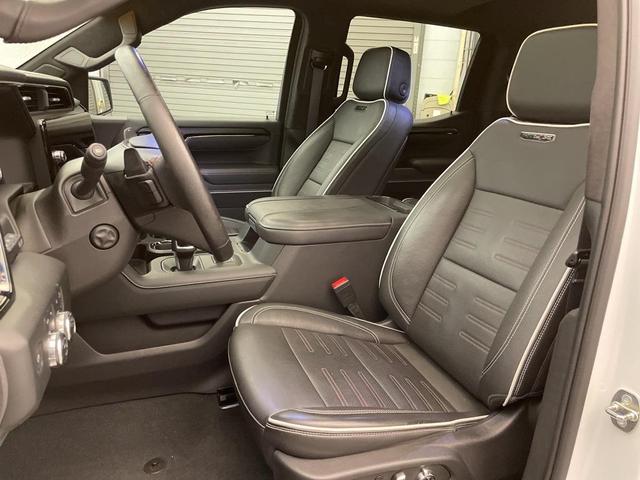 Photo of 2023 Summit White GMC Sierra 1500