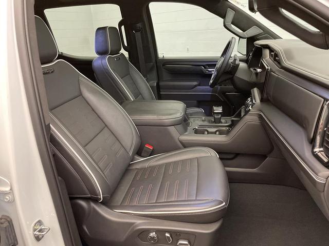 Photo of 2023 Summit White GMC Sierra 1500