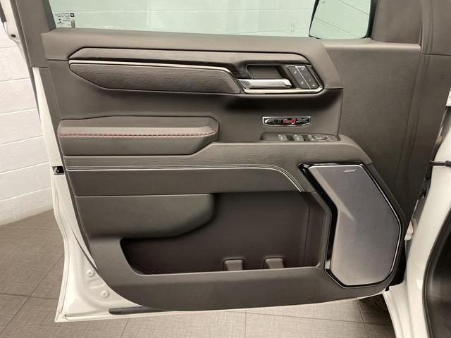 Photo of 2023 Summit White GMC Sierra 1500