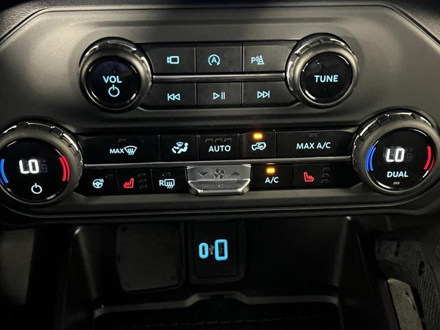 Photo of 2024 Azure Gray Metallic Tri-Coat Ford Bronco