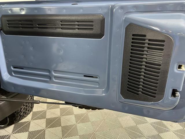 Photo of 2024 Azure Gray Metallic Tri-Coat Ford Bronco