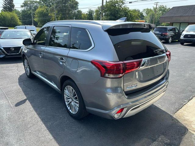Photo of 2022 Alloy Silver Metallic Mitsubishi Outlander PHEV