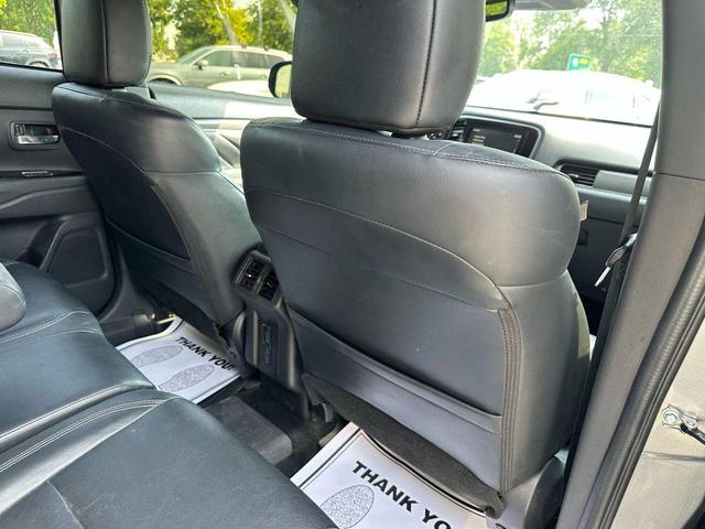Photo of 2022 Alloy Silver Metallic Mitsubishi Outlander PHEV