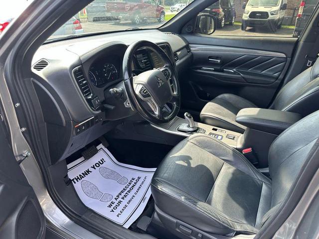 Photo of 2022 Alloy Silver Metallic Mitsubishi Outlander PHEV