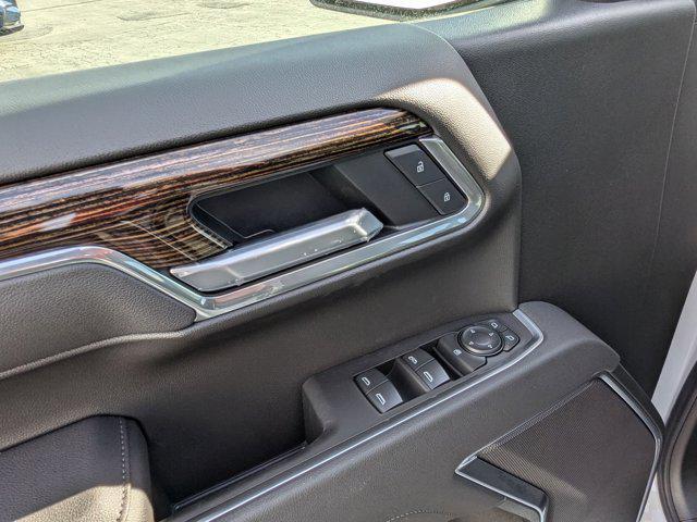 Photo of 2025 SUMMIT WHITE/JET BLACK GMC Sierra 1500
