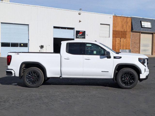 Photo of 2025 SUMMIT WHITE/JET BLACK GMC Sierra 1500