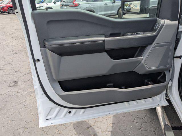 Photo of 2023 Oxford White Ford F-350
