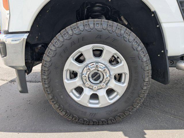 Photo of 2023 Oxford White Ford F-350
