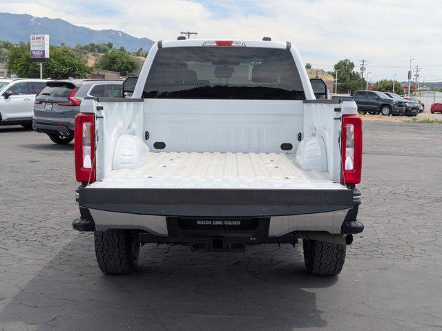 Photo of 2023 Oxford White Ford F-350