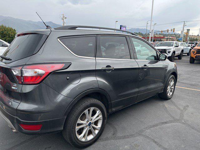 Photo of 2018 Magnetic Metallic Ford Escape