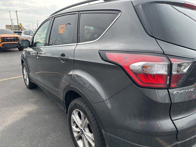 Photo of 2018 Magnetic Metallic Ford Escape