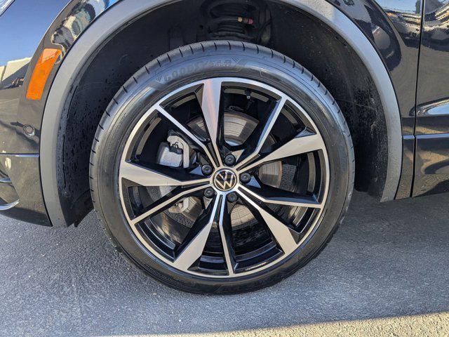 Photo of 2022 Deep Black Pearl Volkswagen Tiguan