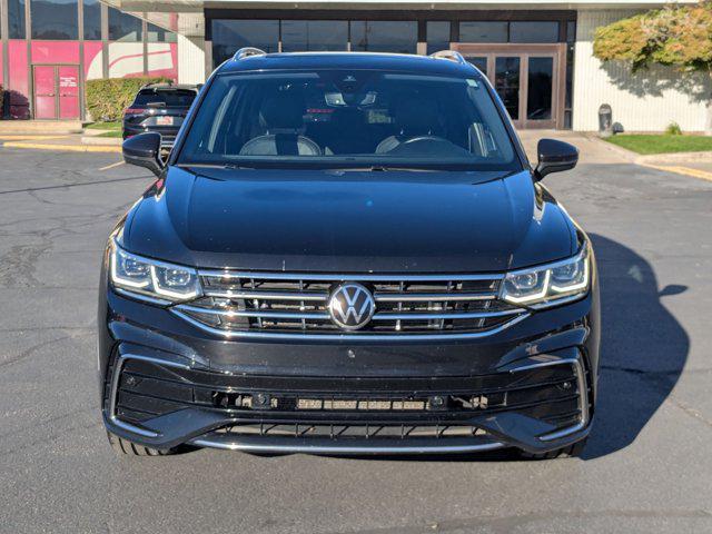 Photo of 2022 Deep Black Pearl Volkswagen Tiguan