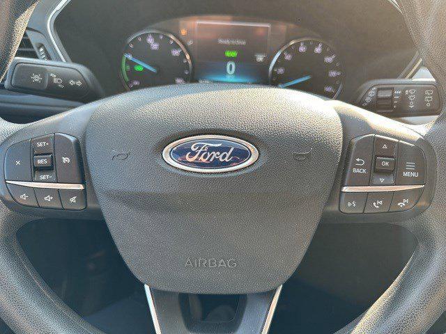 Photo of 2021 Silver Metallic Ford Escape