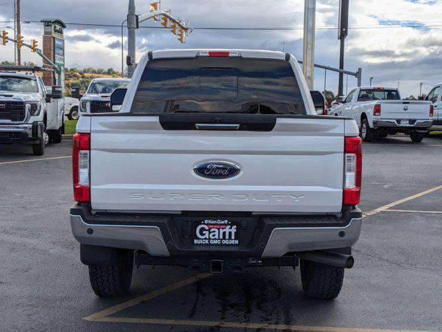 Photo of 2019 Oxford White Ford F-250