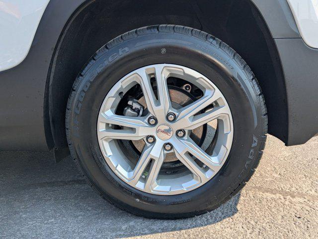 Photo of 2023 Summit White GMC Terrain