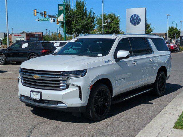 Photo of 2023 Iridescent Pearl Tricoat Chevrolet Suburban