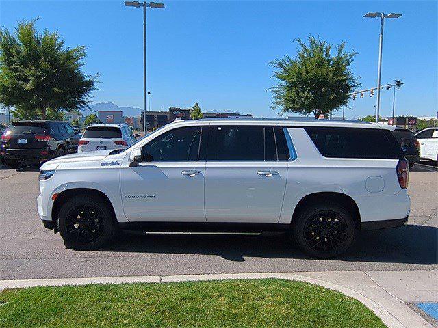 Photo of 2023 Iridescent Pearl Tricoat Chevrolet Suburban