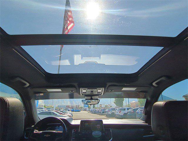 Photo of 2023 Iridescent Pearl Tricoat Chevrolet Suburban