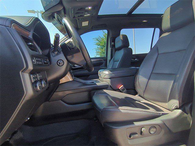 Photo of 2023 Iridescent Pearl Tricoat Chevrolet Suburban
