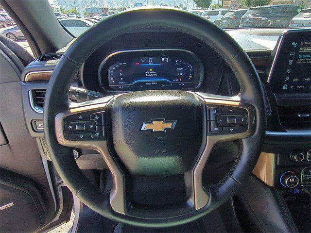 Photo of 2023 Iridescent Pearl Tricoat Chevrolet Suburban