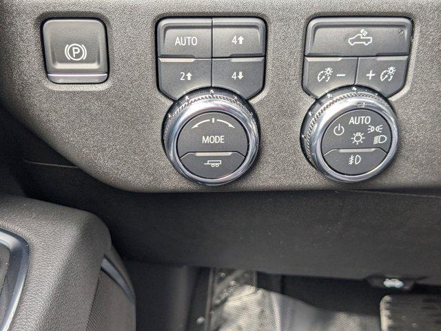 Photo of 2025 SUMMIT WHITE/JET BLACK GMC Sierra 1500