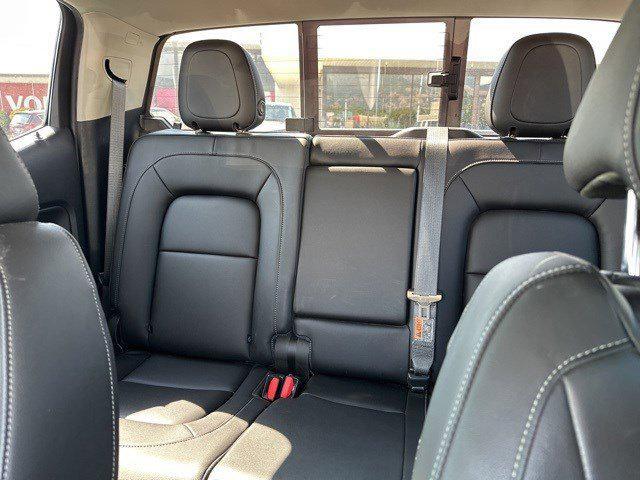 Photo of 2019 Summit White Chevrolet Colorado