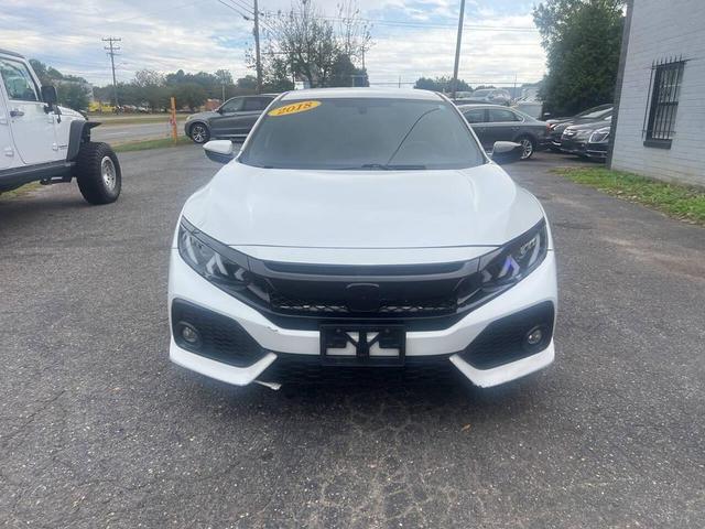Photo of 2018 White Honda Civic