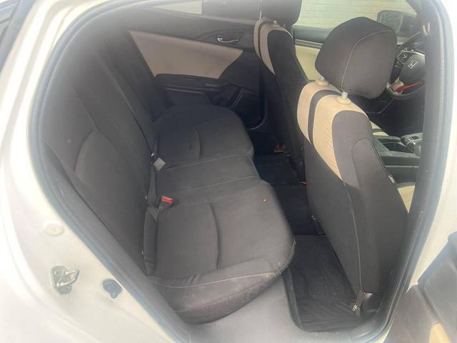 Photo of 2018 White Honda Civic