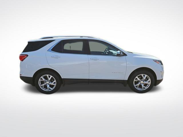 Photo of 2018 Summit White Chevrolet Equinox