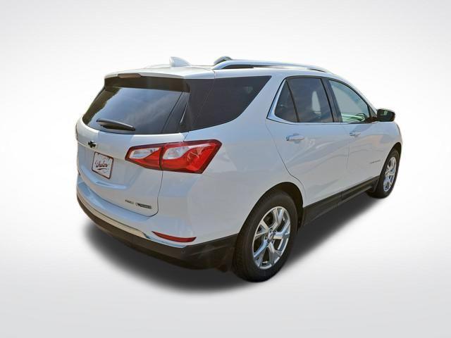 Photo of 2018 Summit White Chevrolet Equinox