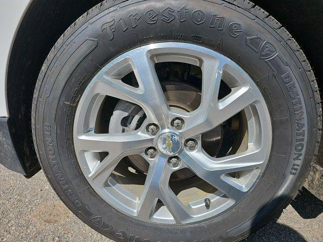 Photo of 2018 Summit White Chevrolet Equinox