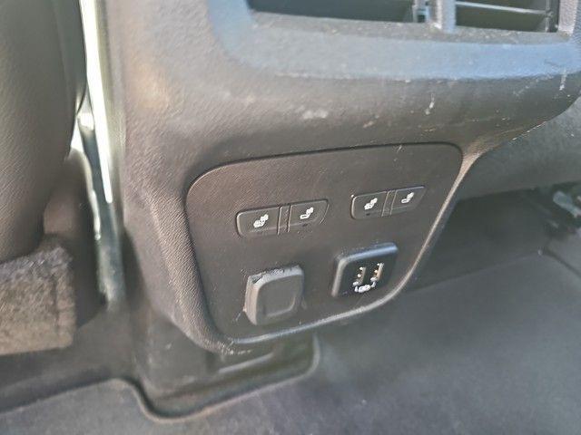 Photo of 2018 Summit White Chevrolet Equinox