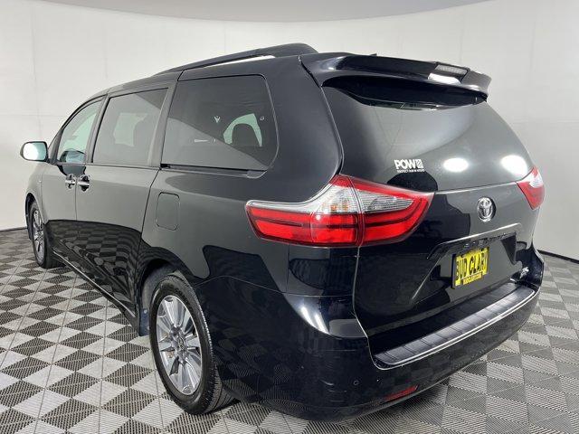 Photo of 2020 Black Toyota Sienna