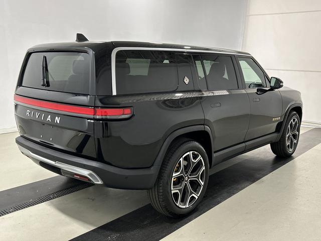 Photo of 2023 Midnight Rivian R1S