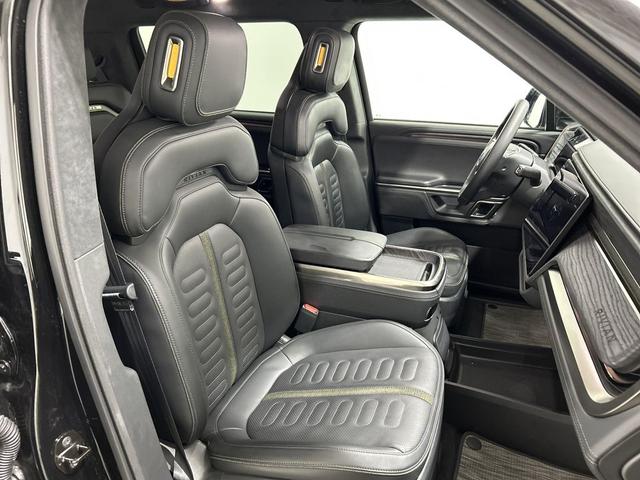 Photo of 2023 Midnight Rivian R1S