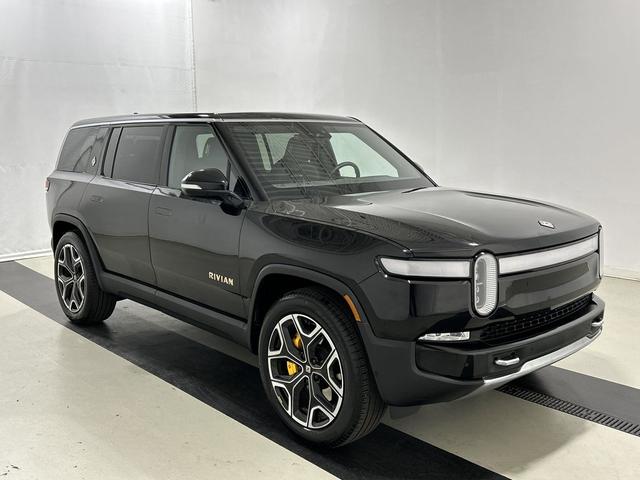 Photo of 2023 Midnight Rivian R1S