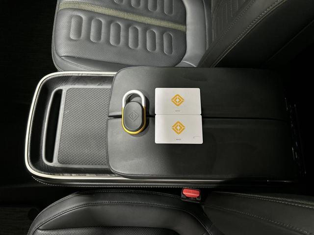 Photo of 2023 Midnight Rivian R1S
