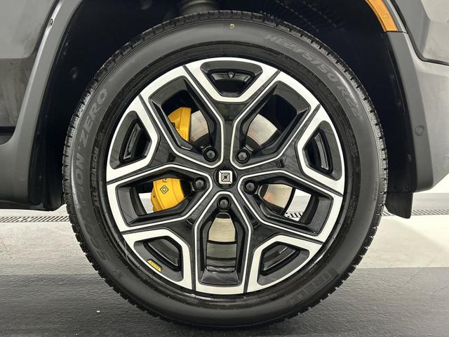 Photo of 2023 Midnight Rivian R1S