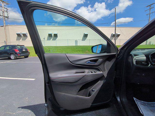 Photo of 2022 Iron Gray Metallic Chevrolet Equinox