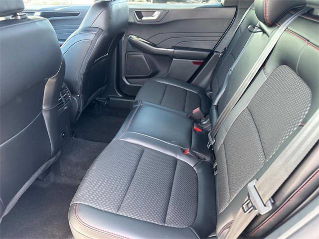 Photo of 2025 Silver Metallic Ford Escape