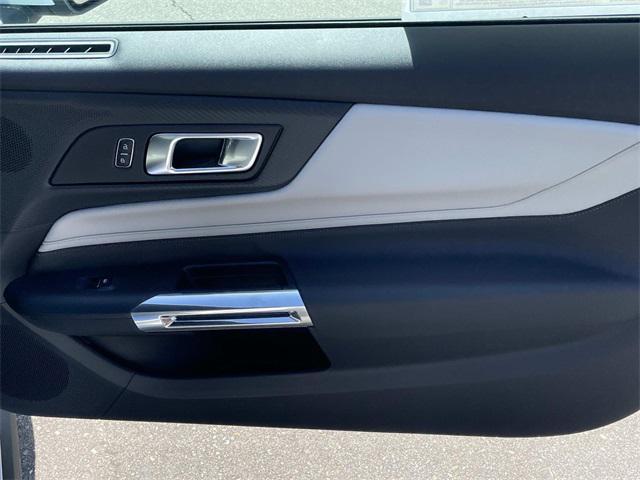 Photo of 2025 Oxford White Ford Mustang