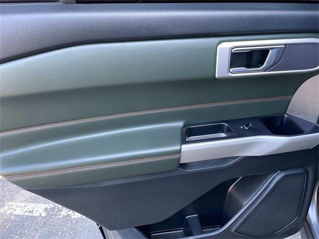 Photo of 2022 Carbonized Gray Metallic Ford Explorer