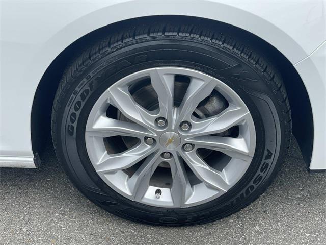 Photo of 2024 Summit White Chevrolet Malibu